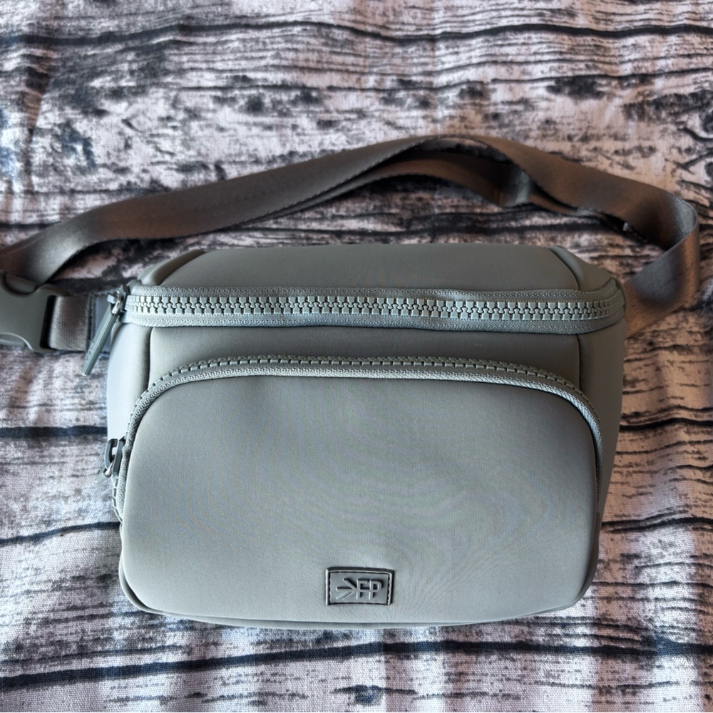 Freshly Picked Seoul sage sling bag (xl)